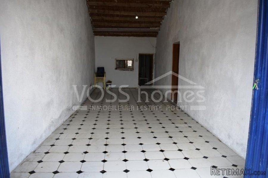 A spacious 2 storey village property of 291m2 currrently.. - 5