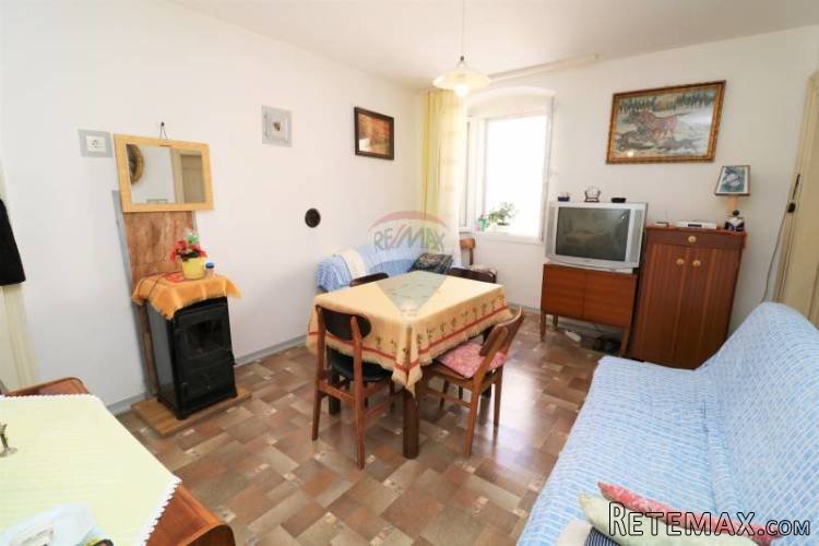 POREČ, centar-stan za adaptaciju