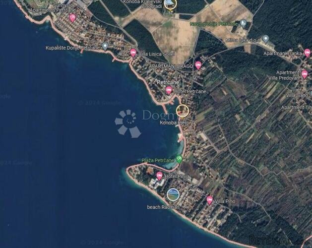 PETRČANE - GRAĐEVINSKO ZEMLJIŠTE S POGLEDOM NA MORE 658m2