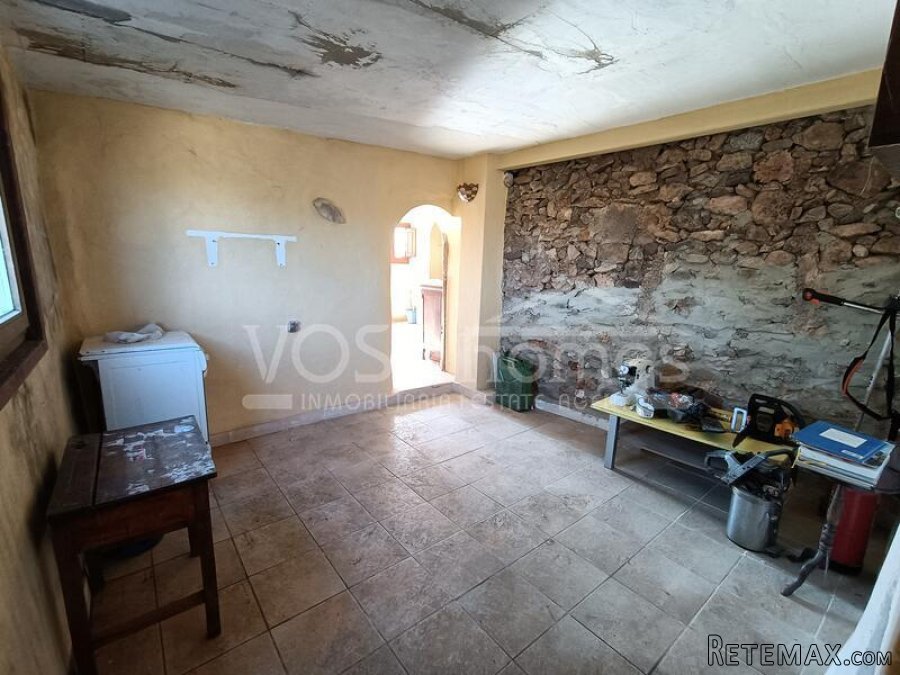 NEW LISTING. EXCLUSIVE TO VOSS HOMES - FOUR HOUSES IN.. - 9
