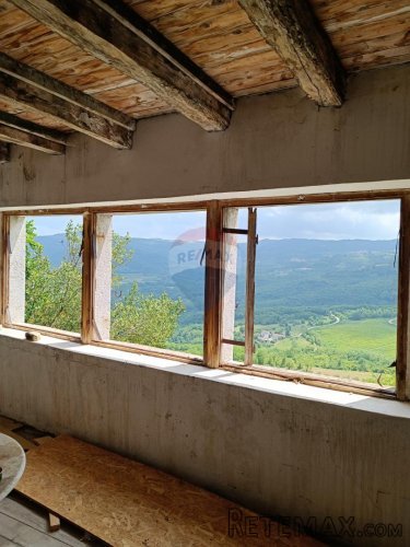Istra, Motovun, kuća s idiličnim pogledom, prilika za kreati