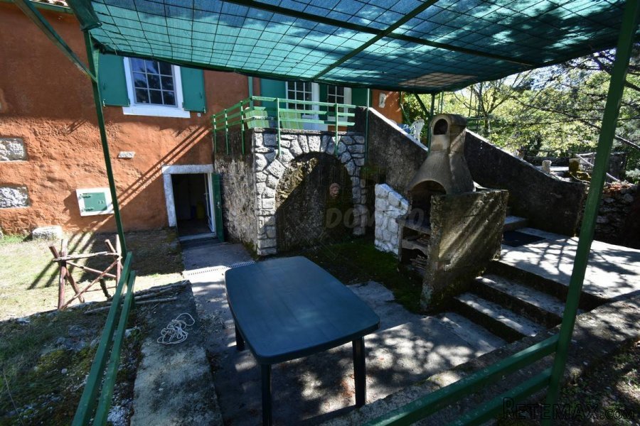 Lijepa renovirana kuća na mirnom mjestu! - 11