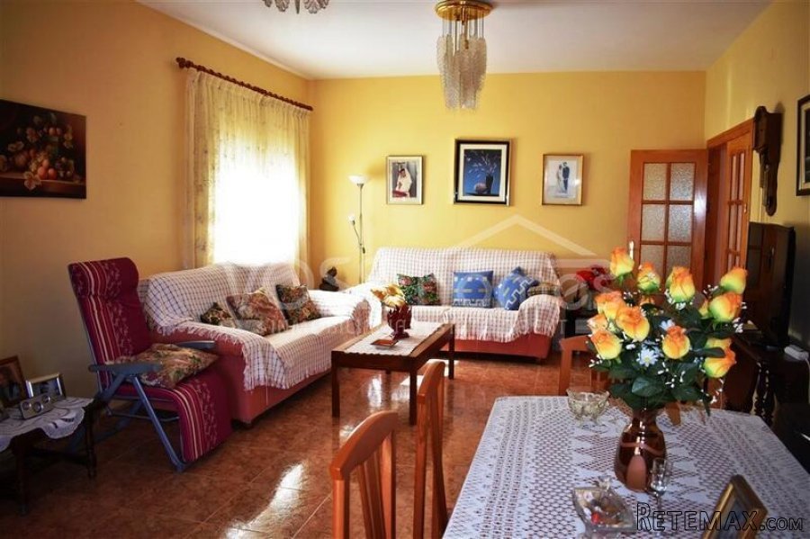 An impressive, larger than average 4 bed, 2 bath Country.. - 12