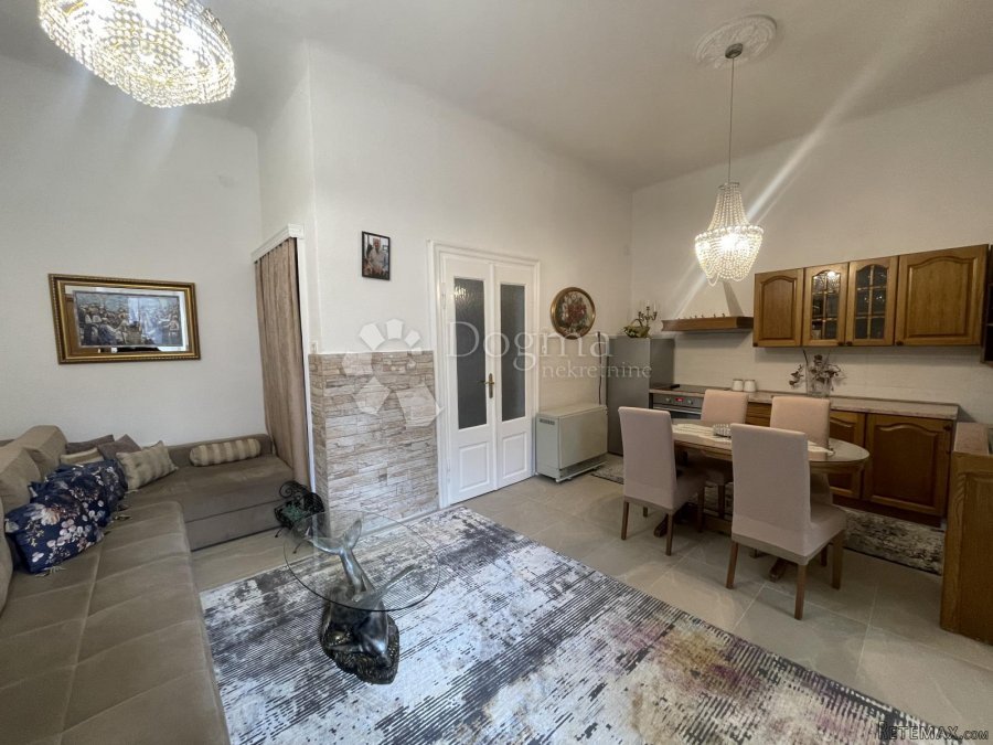 RIJETKOST!! Apartman 83m2 strogi centar Crikvenice - 2