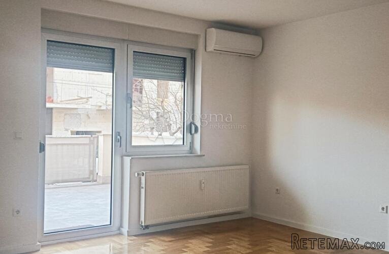 Predivan stan dvostrane orijentacije u srcu Španskog! - 3
