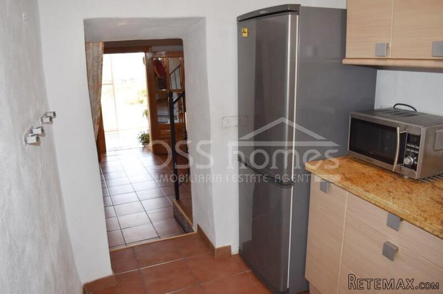 EXCLUSIVE LISTING WITH VOSS HOMES - A recently decorated 2.. - 14