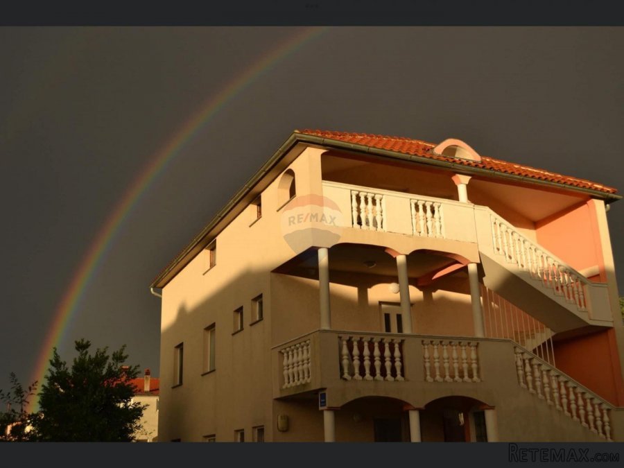 Istra-okolica Pule i Fažane, kuća s 4 stana