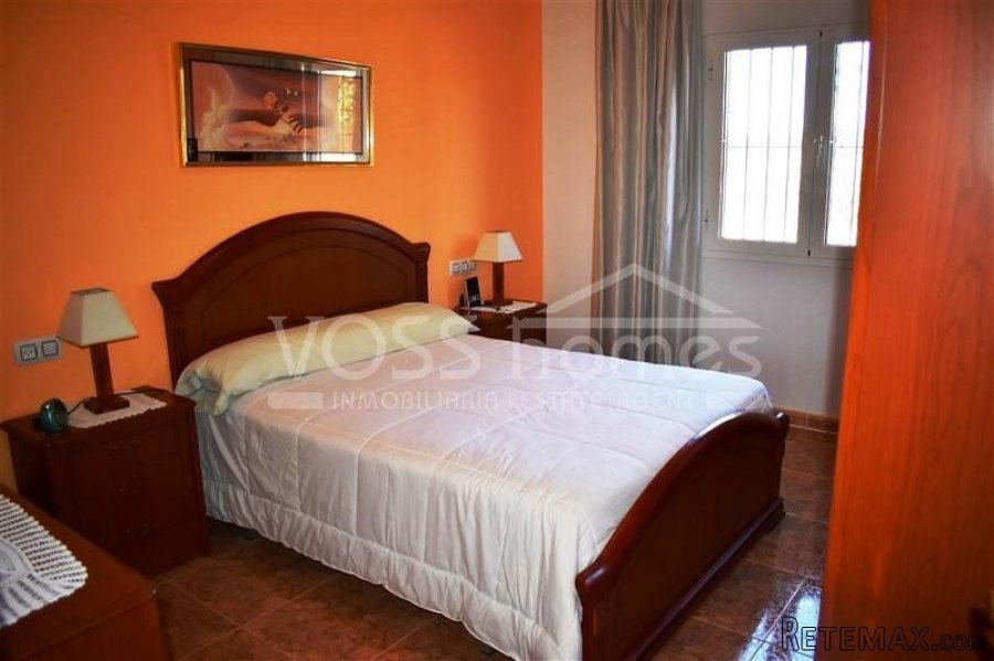 An impressive, larger than average 4 bed, 2 bath Country.. - 16