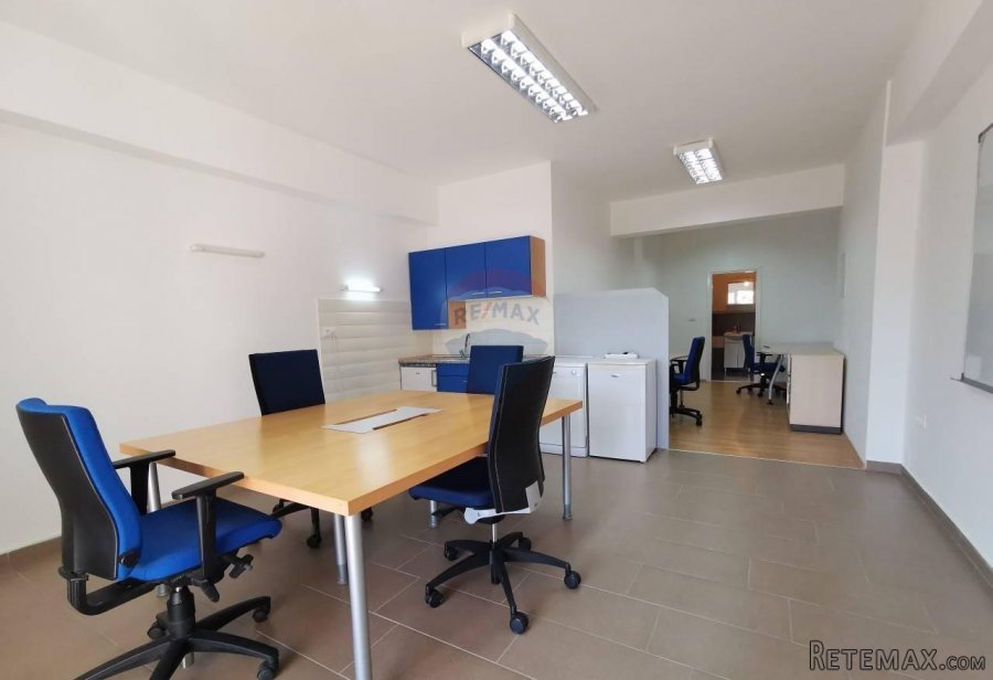 Brestovica, Kastav uredski prostor sa dvije prostorije od 12 - 6