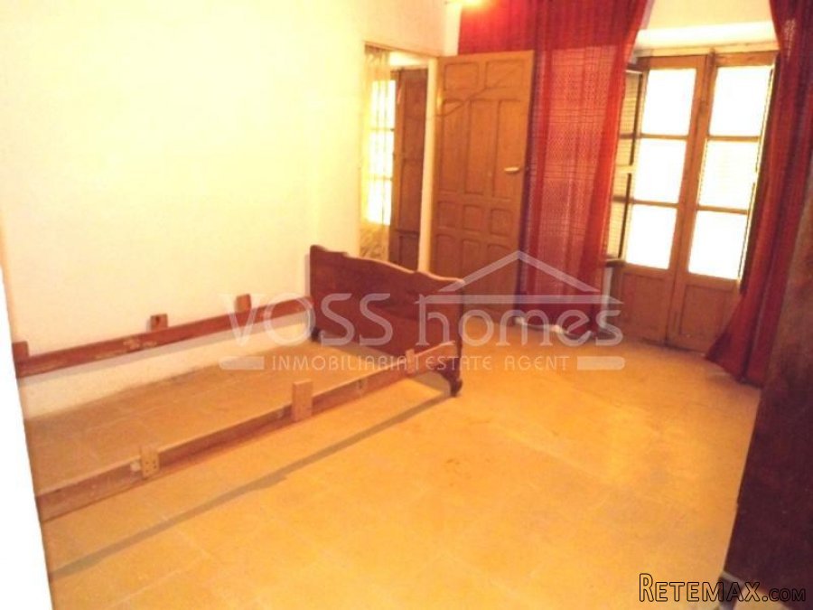 REDUCED!!! A large 2 storey 5 bed, 1 bath village house.. - 7