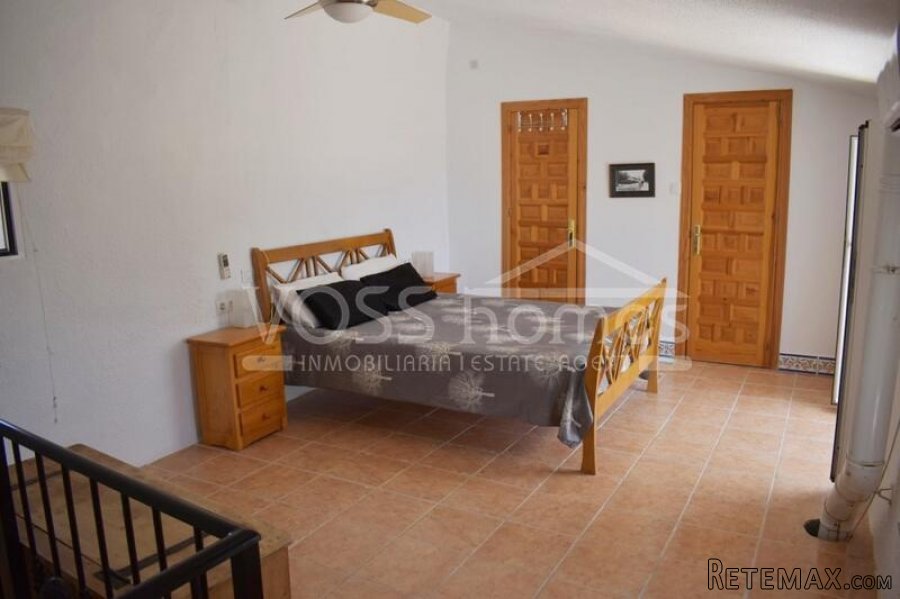EXCLUSIVE LISTING WITH VOSS HOMES - A recently decorated 2.. - 18
