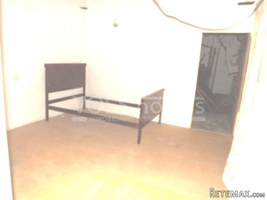 REDUCED!!! A large 2 storey 5 bed, 1 bath village house.. - 8