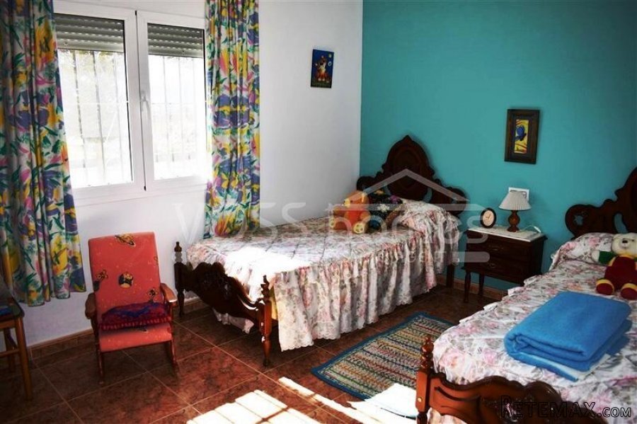 An impressive, larger than average 4 bed, 2 bath Country.. - 20