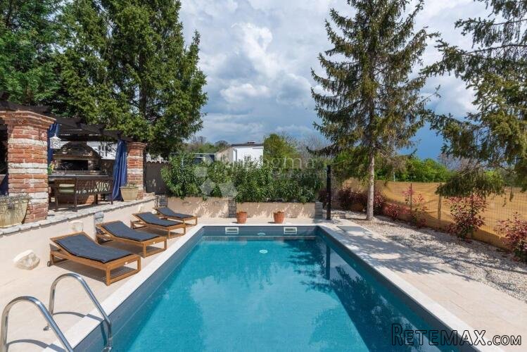 ROMANTIČNA KAMENA VILLA S BAZENOM - 2