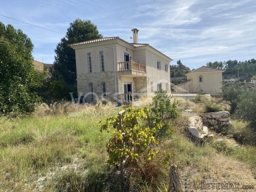 NEW & EXCLUSIVE LISTING TO VOSS HOMES - A huge, luxury.. - 3
