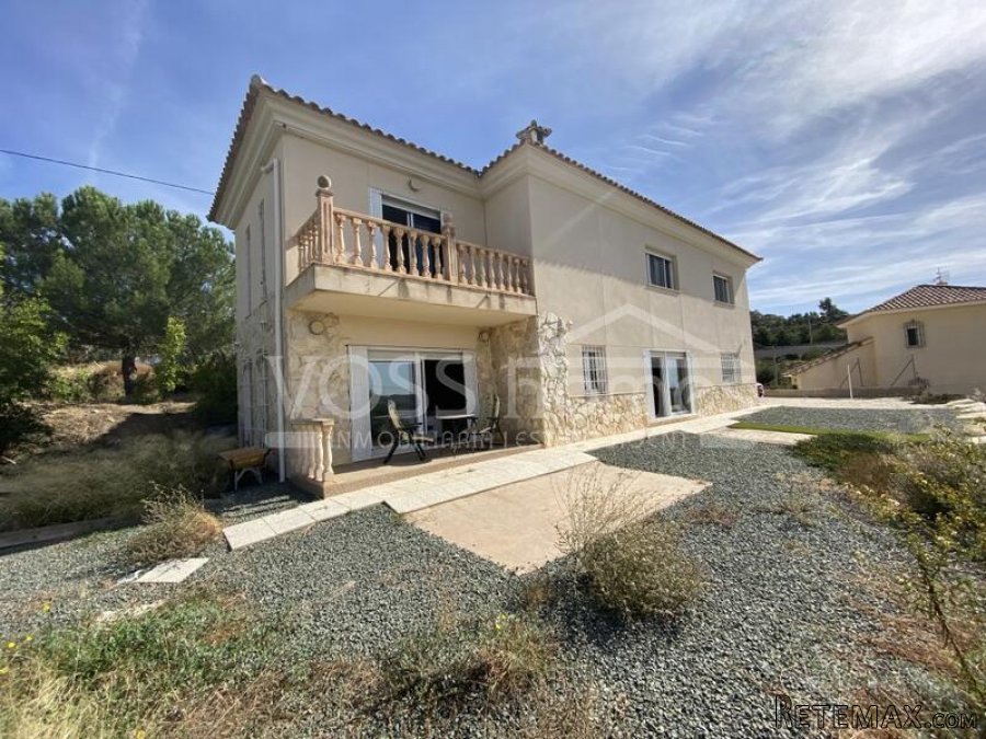 NEW & EXCLUSIVE LISTING TO VOSS HOMES - A huge, luxury.. - 5