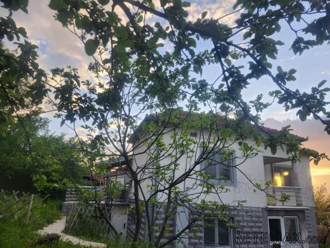 Sredjena kuca 200m2 sa visokim zidovima i potpuno privatnoscu - 26