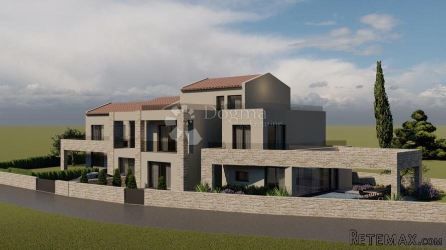 Građevinsko zemljište s pravomoćnom dozvolom i projektom luk