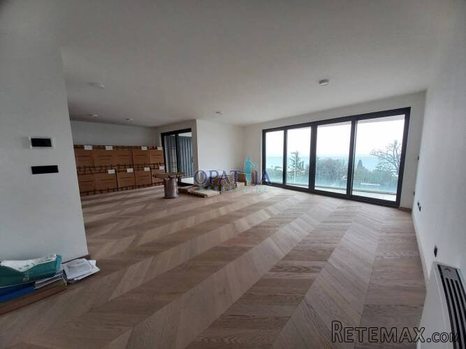 Opatija, blizina centra, novogradnja s liftom