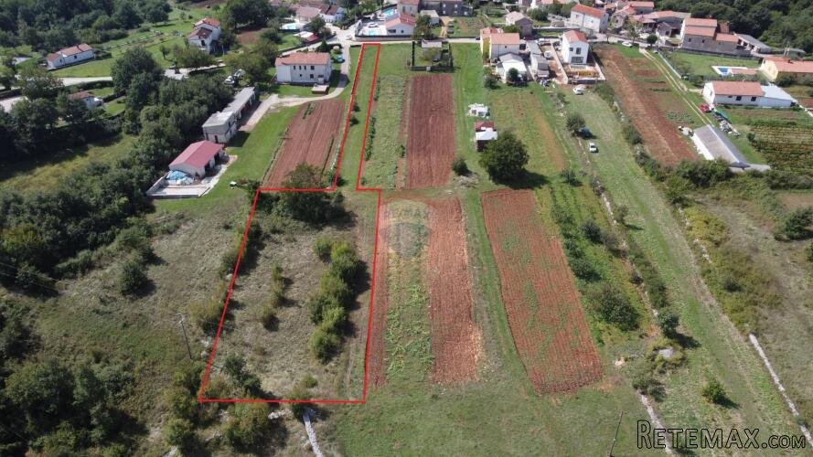 Istra - Svetvinčenat okolica - građevinsko zemljište na osam - 2