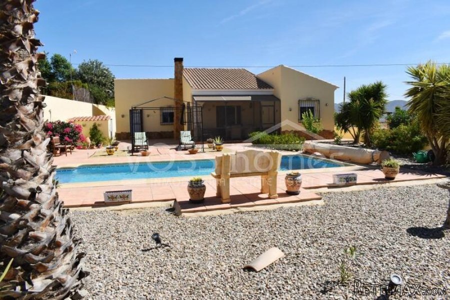 NEW & EXCLUSIVE TO VOSS HOMES - A beautifully presented 2.. - 2