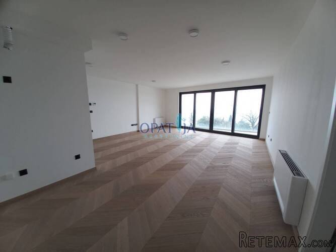 Opatija, novogradnja s liftom