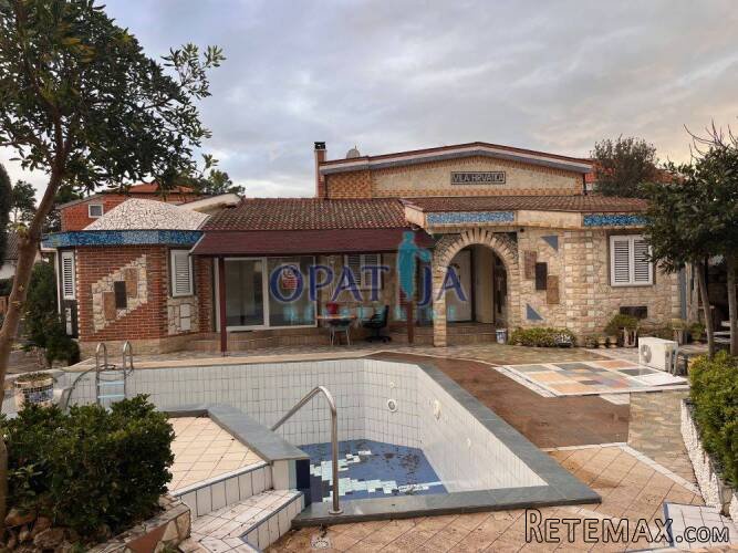 Vir/južna strana, kuća sa bazenom 150m do plaže