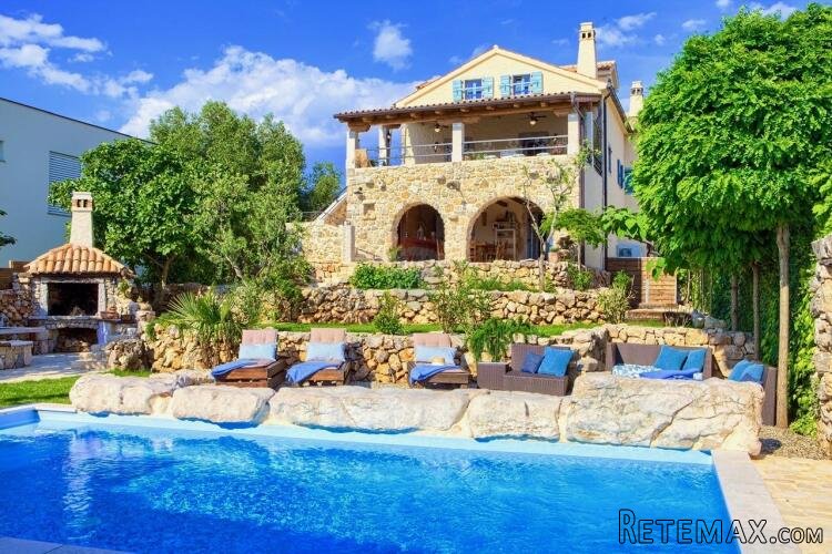 OTOK KRK, MALINSKA-autohtona kamena villa sa bazenom