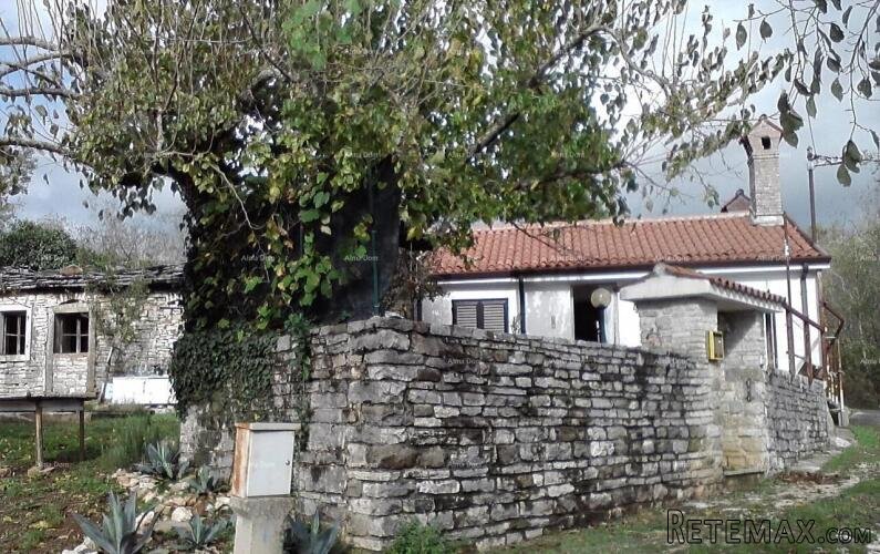 Kuća u blizini Oprtlja, s dvorištem i pogledom na prirodu - 2