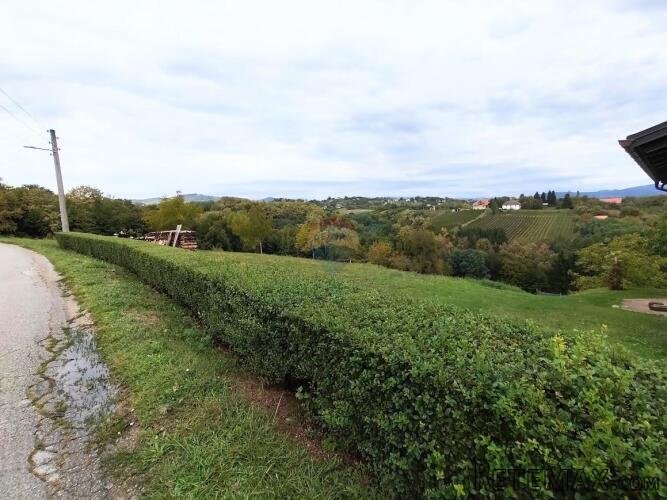 Ozalj; Vrhovac - građevinsko zemljište 3600 m2 blizina Kupe - 3