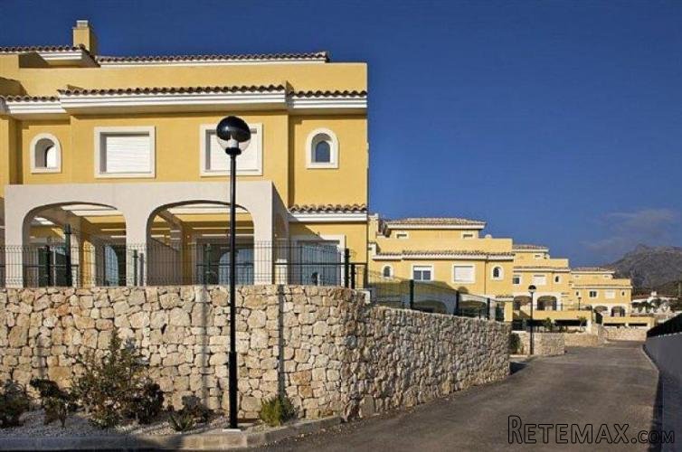 El apartamento está perfectamente situado junto a la..