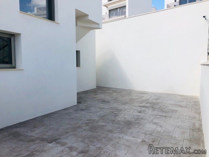 You will find this modern new development project on the.. - 6