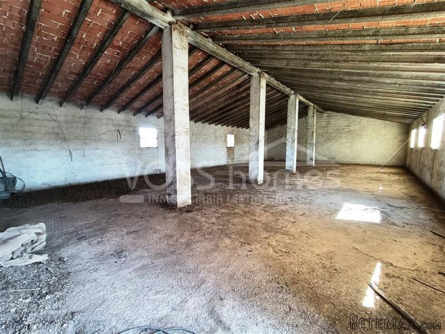 NEW LISTING - A 3 bed, 1 bath country property of 100m2.. - 10
