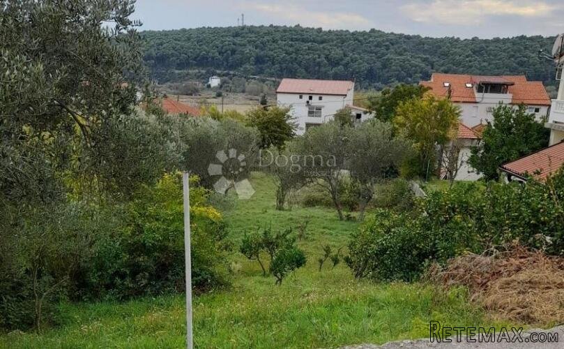 Građevinsko zemljište na Rabu, 636 m2 - 2
