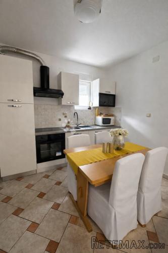 DIKLO (Zadar) - komforan renovirani stan 60 m2