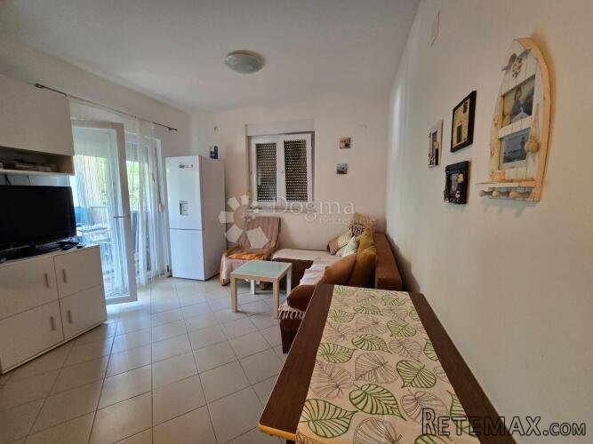 Dodir mora i tišine – šarmantni apartman u srcu Tkona - 2