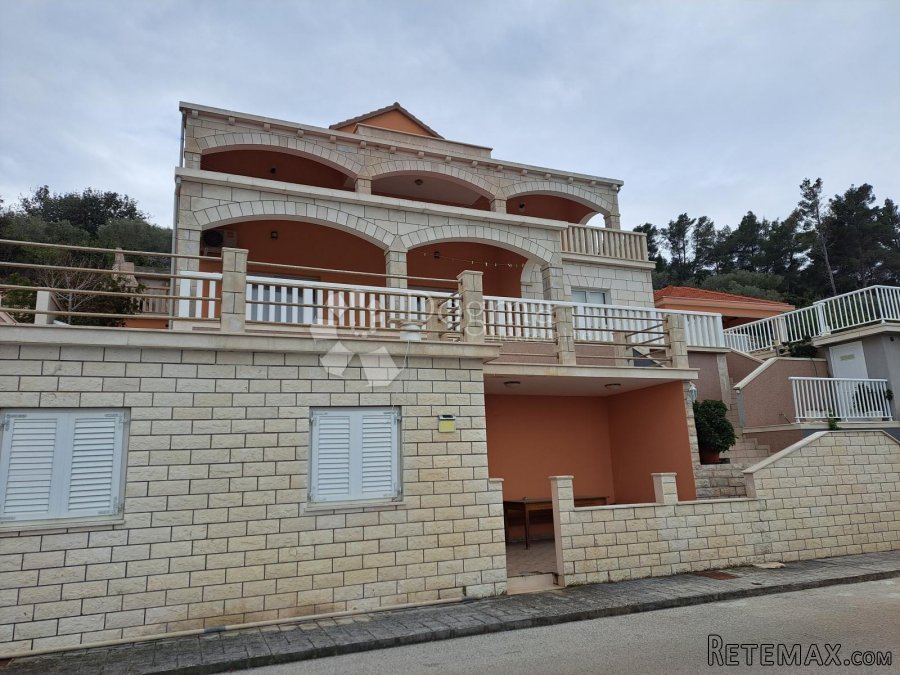 PRIGRADICA, KUĆA S BAZENOM - 2