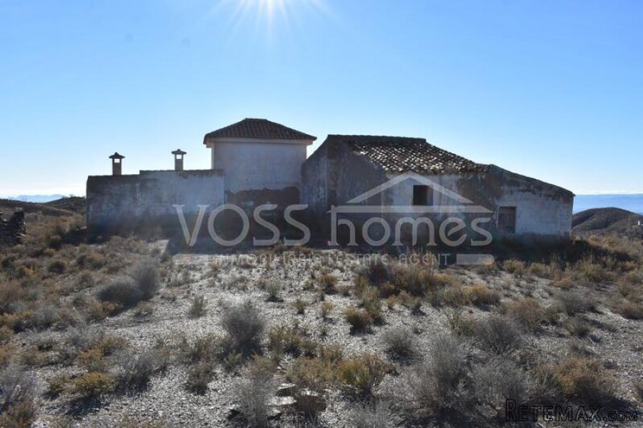 EXCLUSIVE LISTING TO VOSS HOMES. An amazing "Off Grid".. - 3
