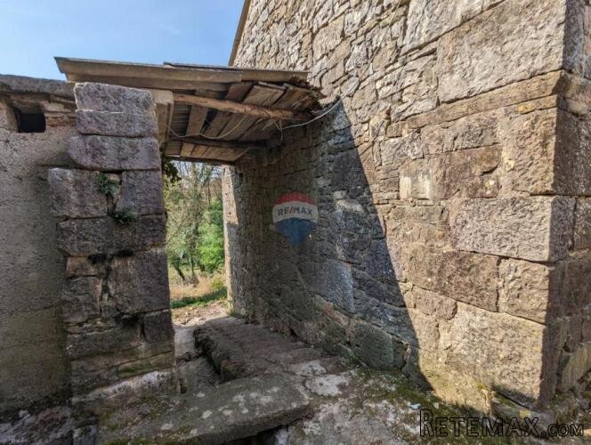 Istra, Unutrašnjost, Karojba, starina s okućnicom za adaptac - 3