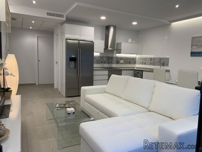 This great villa is located on the edge of Pilar de la.. - 3