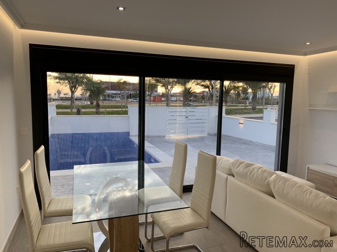 This great villa is located on the edge of Pilar de la.. - 4