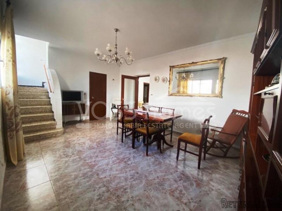 NEW LISTING - A lovely 3 bed, 2 bath Village house with.. - 5