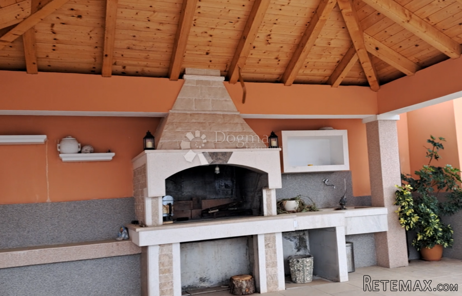 PRIGRADICA, KUĆA S BAZENOM - 5