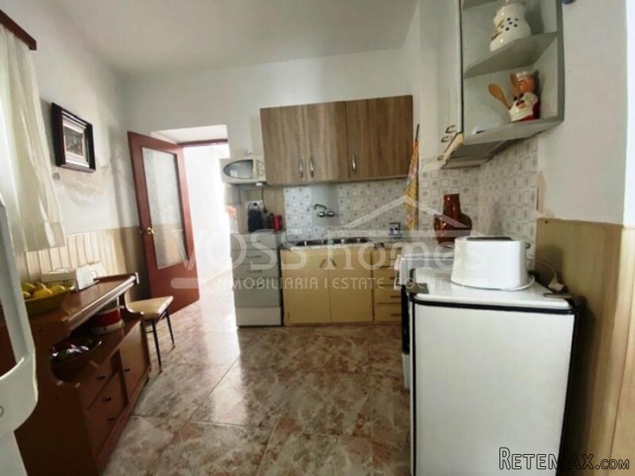 NEW LISTING - A lovely 3 bed, 2 bath Village house with.. - 6
