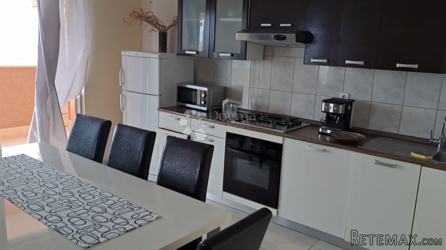 PRIGRADICA, KUĆA S BAZENOM - 6