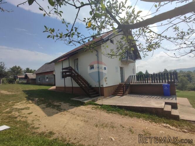 Plitvička jezera,kuće sa dodatnim građevnim terenom i projek