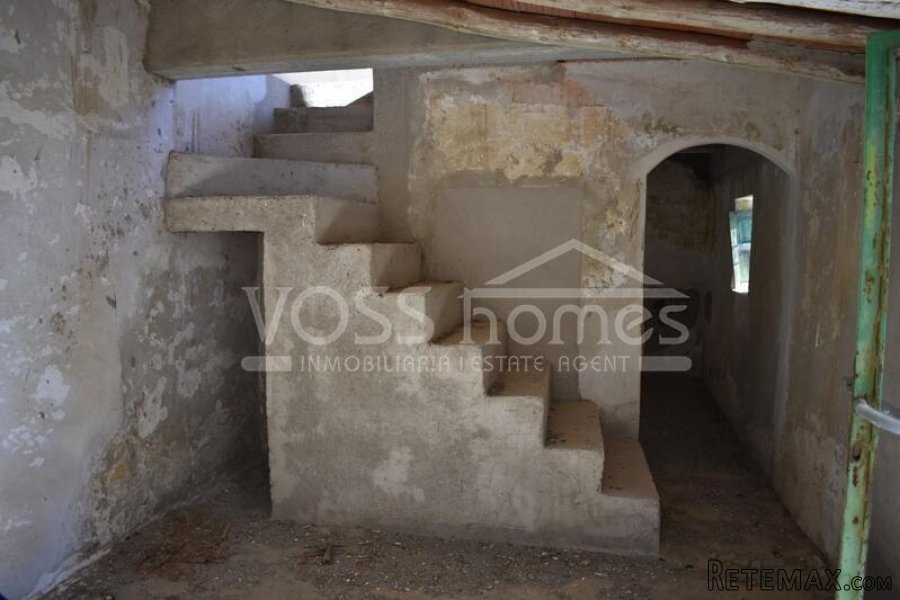 EXCLUSIVE LISTING TO VOSS HOMES. An amazing "Off Grid".. - 9