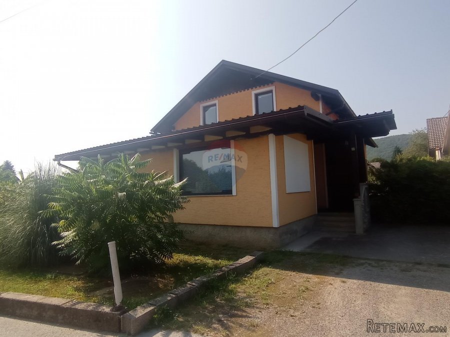 Ogulin, kuća sa poslovnim prostorom, blizina centra