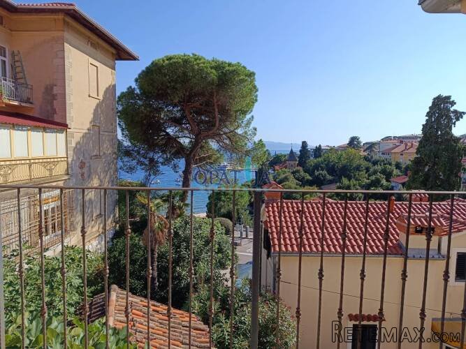 Opatija - prilika - Vrlo lijep dvoetažni stan s parkirnim..