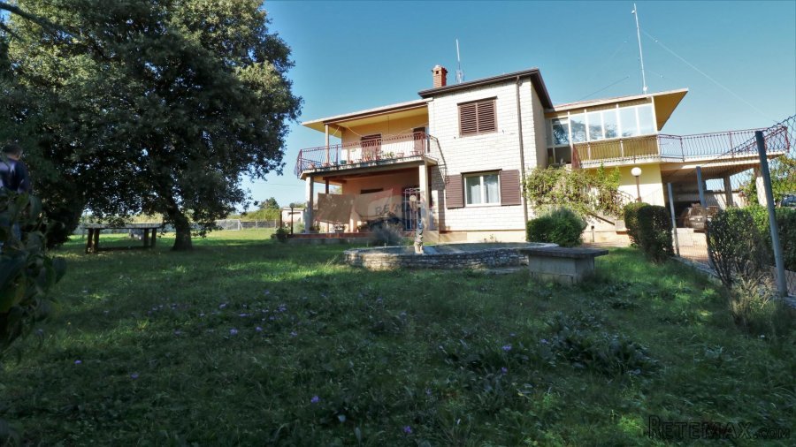 Kuća s 4000m2 okućnice - 10